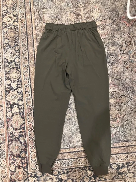 lululemon stretch HR joggers (full length) - Picture 3 of 6